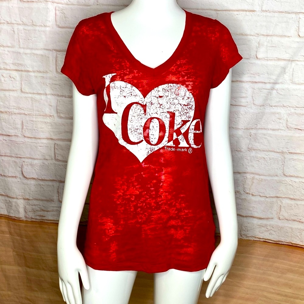Short sleeve shirt size  S/M I love coke
